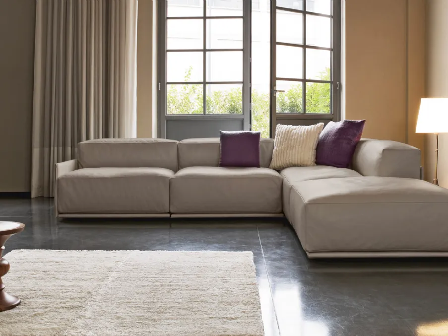 Roland. Soft sofa in leather or fabric